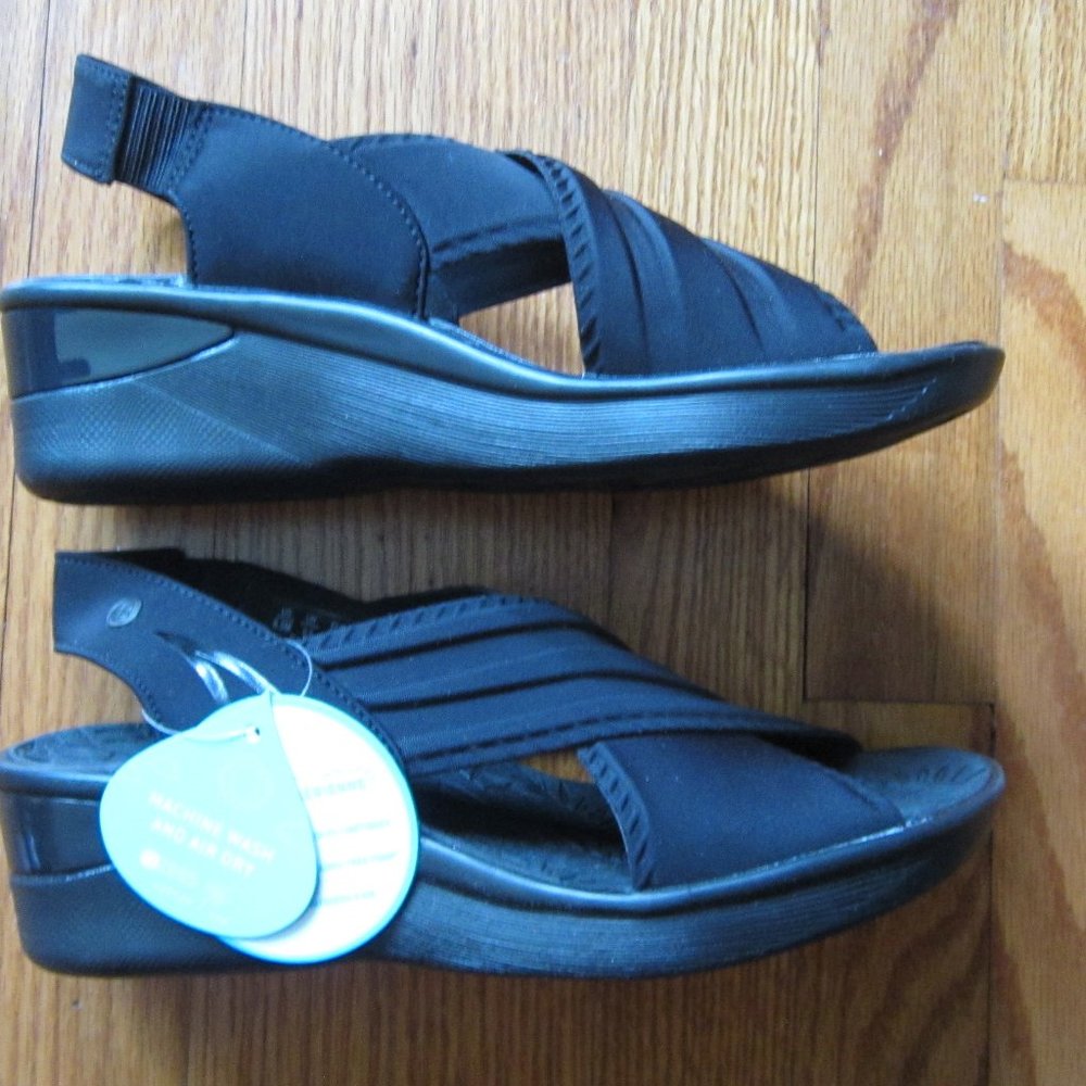 NWT BZEES "SUNSET"  BLACK WEDGE SANDALS  8.5